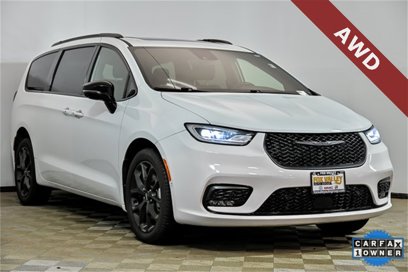 Used 2023 Chrysler Pacifica Limited w/ S Appearance Package
