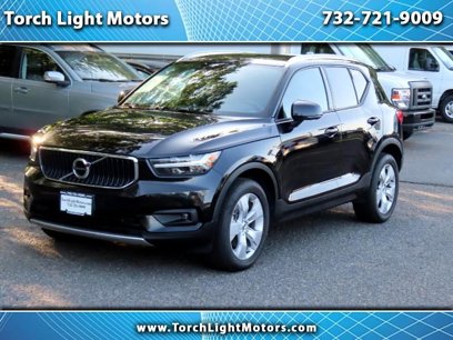 Used 2021 Volvo XC40 T5 Momentum