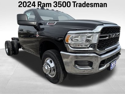 New 2024 RAM 3500 Tradesman w/ Chrome Appearance Group
