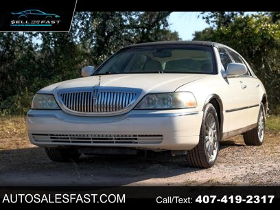 Used 2005 Lincoln Town Car Signature