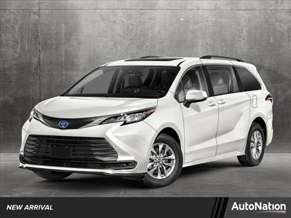 New 2025 Toyota Sienna LE