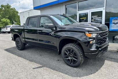 New 2025 Chevrolet Silverado 1500 Custom Trail Boss w/ Midnight Edition
