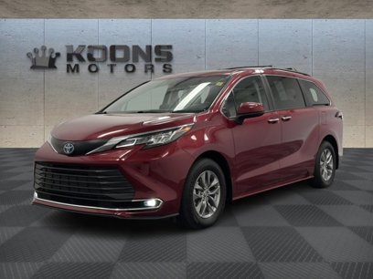 Used 2022 Toyota Sienna XLE