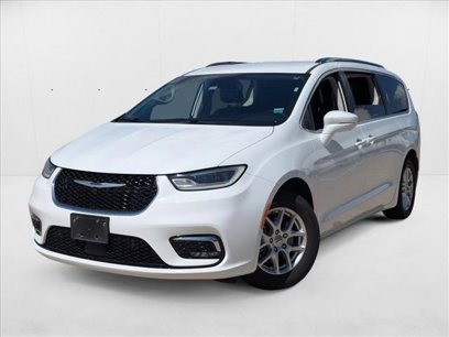 Used 2021 Chrysler Pacifica Touring-L w/ Uconnect Theater Family Group