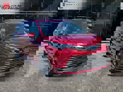 New 2025 Toyota Sienna LE