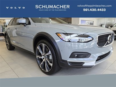 New 2025 Volvo V90 B6 Cross Country Ultra w/ Climate Package