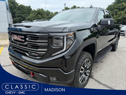New 2025 GMC Sierra 1500 AT4 w/ AT4 Premium Package