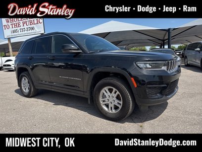 New 2025 Jeep Grand Cherokee Laredo w/ MOPAR Finishing Package