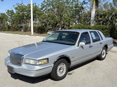 Used 1997 Lincoln Town Car Executive
