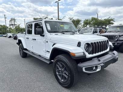 New 2025 Jeep Gladiator Sport