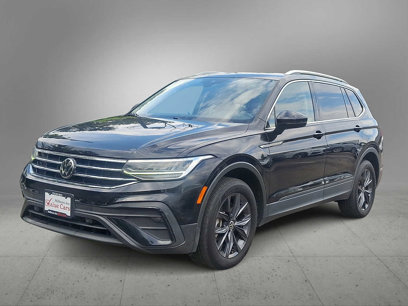 Used 2022 Volkswagen Tiguan SE w/ Panoramic Sunroof Package