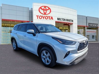 Certified 2022 Toyota Highlander LE
