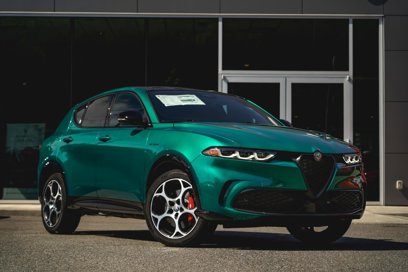 New 2025 Alfa Romeo Tonale Veloce w/ Premium Package