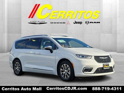 New 2025 Chrysler Pacifica Pinnacle