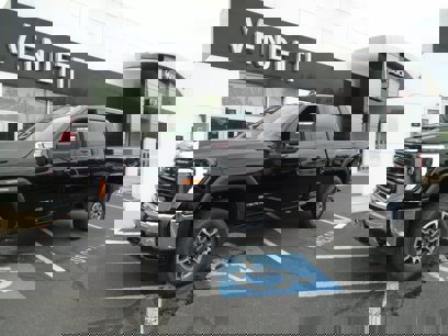New 2025 GMC Sierra 3500 Pro w/ Convenience Package