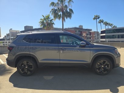 New 2025 Volkswagen Taos SE