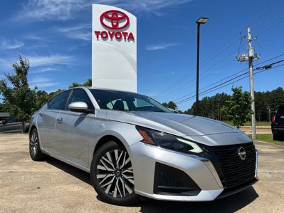 Used 2023 Nissan Altima 2.5 SV