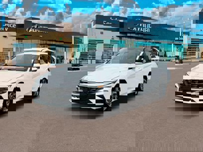 New 2025 Hyundai Elantra SEL w/ Cargo Package