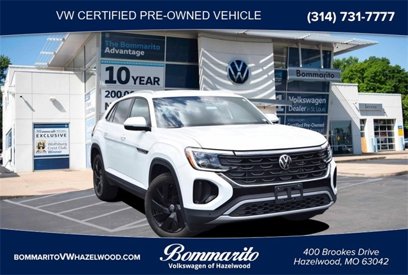 Certified 2024 Volkswagen Atlas Cross Sport SE w/ Black Wheel Package
