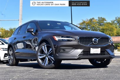 New 2025 Volvo V60 B5 Cross Country Plus w/ Protection Package Premier