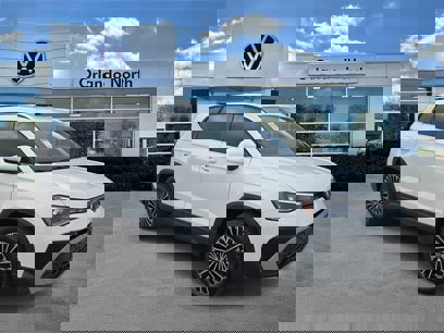 New 2025 Volkswagen Taos SE
