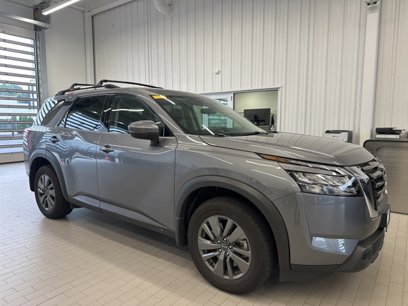 Used 2024 Nissan Pathfinder SV