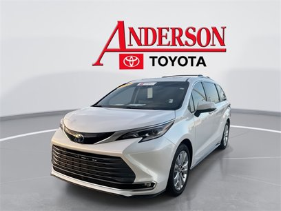 Certified 2023 Toyota Sienna Platinum