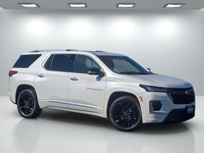 Certified 2022 Chevrolet Traverse Premier w/ LPO, Blackout Package