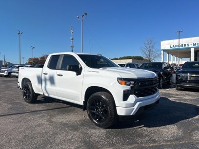 New 2025 Chevrolet Silverado 1500 Custom w/ Turbomax Blackout Package