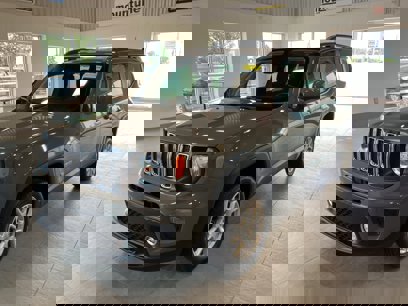 Used 2019 Jeep Renegade Latitude w/ Cold Weather Group