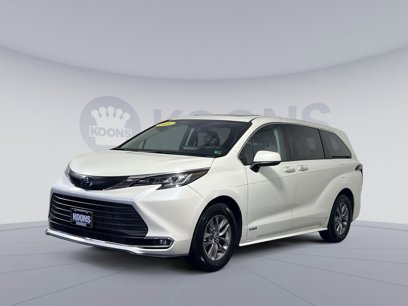 Used 2021 Toyota Sienna XLE