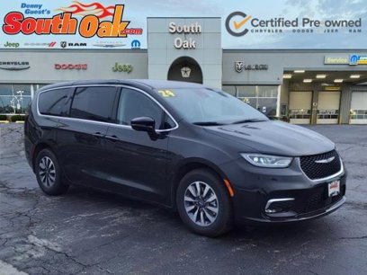 Certified 2024 Chrysler Pacifica Select