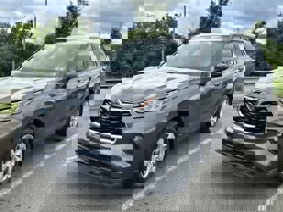 Used 2020 Toyota Highlander LE
