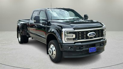 New 2025 Ford F450 Platinum w/ FX4 Off-Road Package