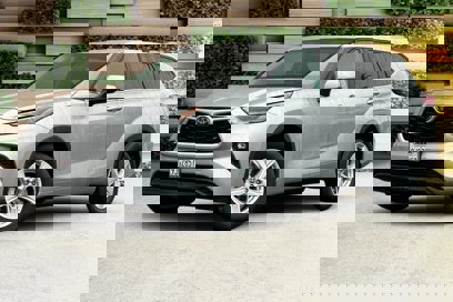 Used 2024 Toyota Highlander LE