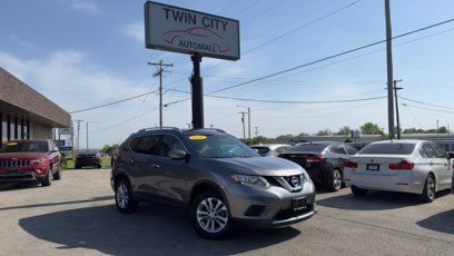 Used 2016 Nissan Rogue SV