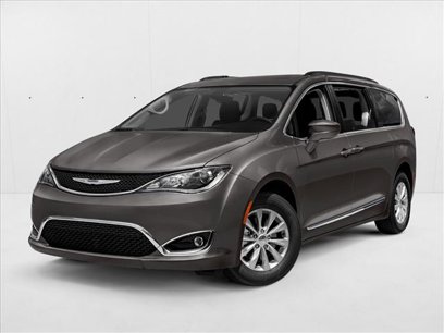 Used 2019 Chrysler Pacifica Limited w/ Advanced Safetytec Group