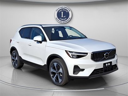 New 2025 Volvo XC40 B5 Core w/ Protection Package Premier
