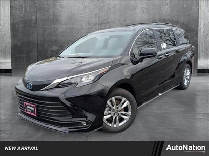 New 2025 Toyota Sienna XLE