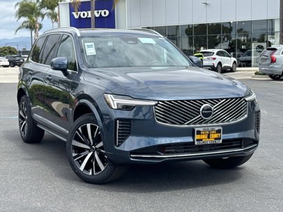 New 2025 Volvo XC90 B5 Core w/ Climate Package