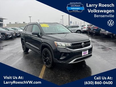 Used 2024 Volkswagen Taos SE w/ Panoramic Sunroof Package
