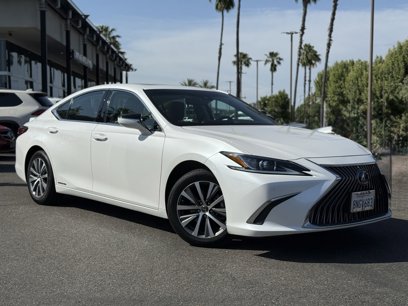 Used 2020 Lexus ES 300h w/ Premium Package