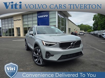 New 2025 Volvo XC40 B5 Plus w/ Protection Package Premier