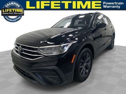 Used 2022 Volkswagen Tiguan SE w/ Panoramic Sunroof Package