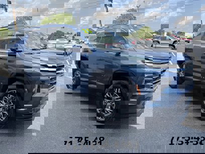 New 2025 Chevrolet Traverse LT w/ Driver Confidence Package