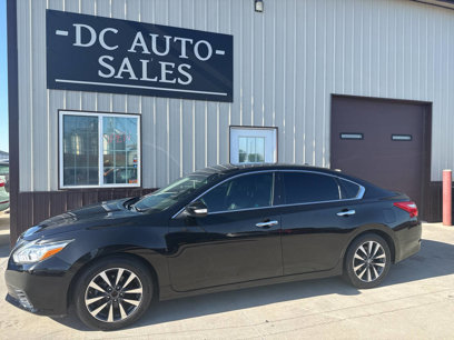 Used 2017 Nissan Altima 2.5 SL w/ Moonroof Package