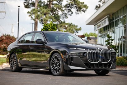 New 2025 BMW 740i