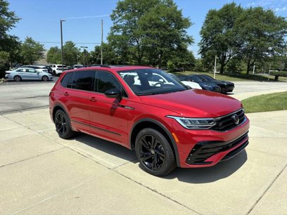 Used 2024 Volkswagen Tiguan SE R-Line