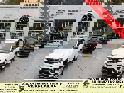 New 2024 Jeep Grand Cherokee Laredo w/ Luxury Tech Group I