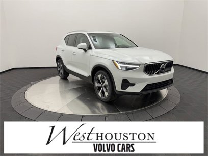 New 2025 Volvo XC40 B5 Core w/ Protection Package Premier
